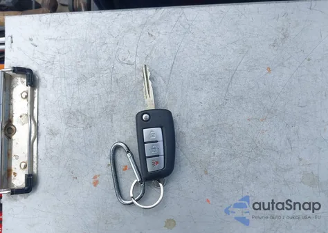 2015 Nissan Rogue S z USA, uszkodzony, nr VIN KNMAT2MV2FP528989